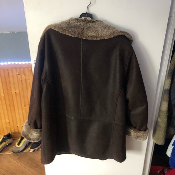 Hide society Canada fur jacket - Picture 3 of 3